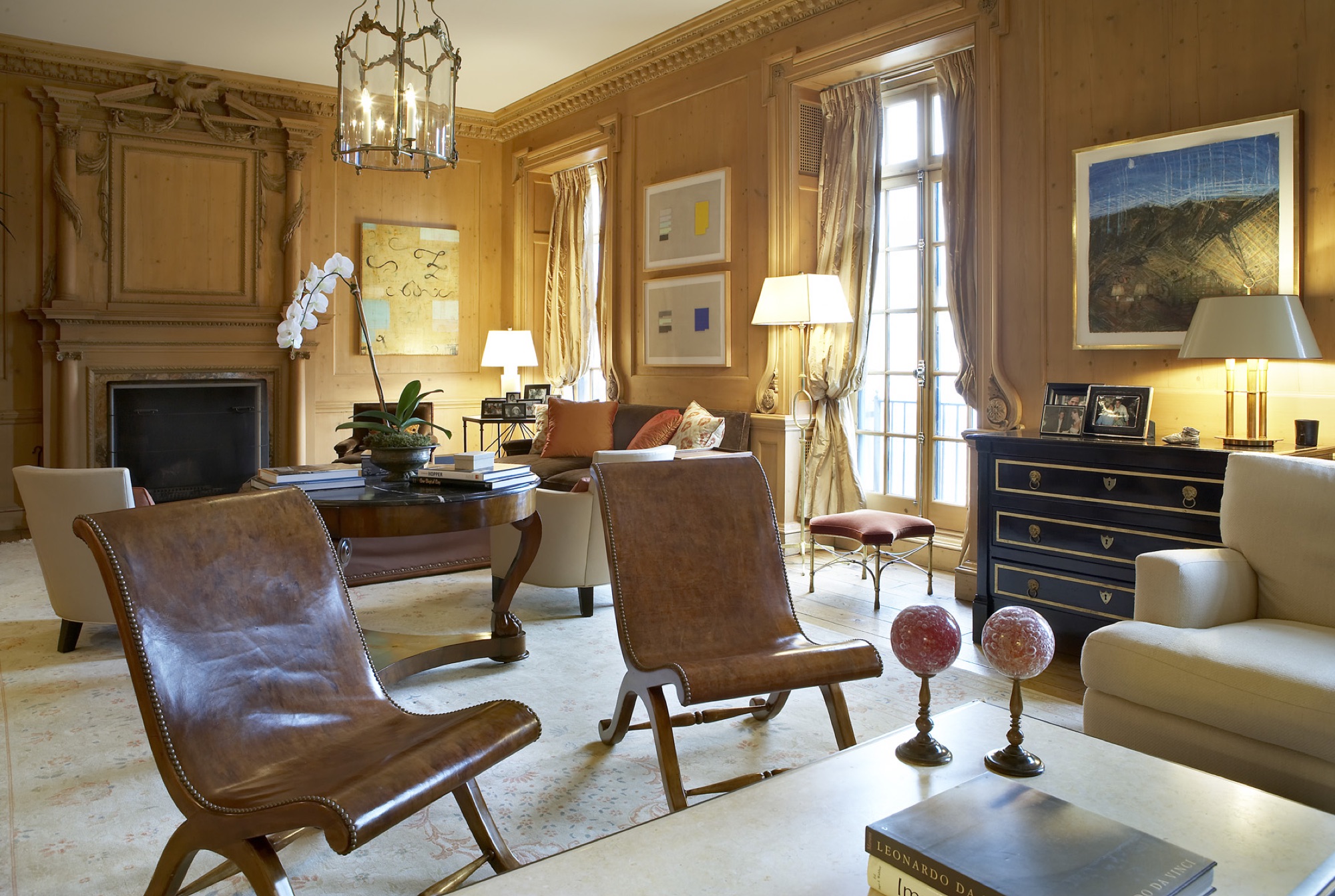 A sumptuous dining room, interior by Scott Himmel & Co.