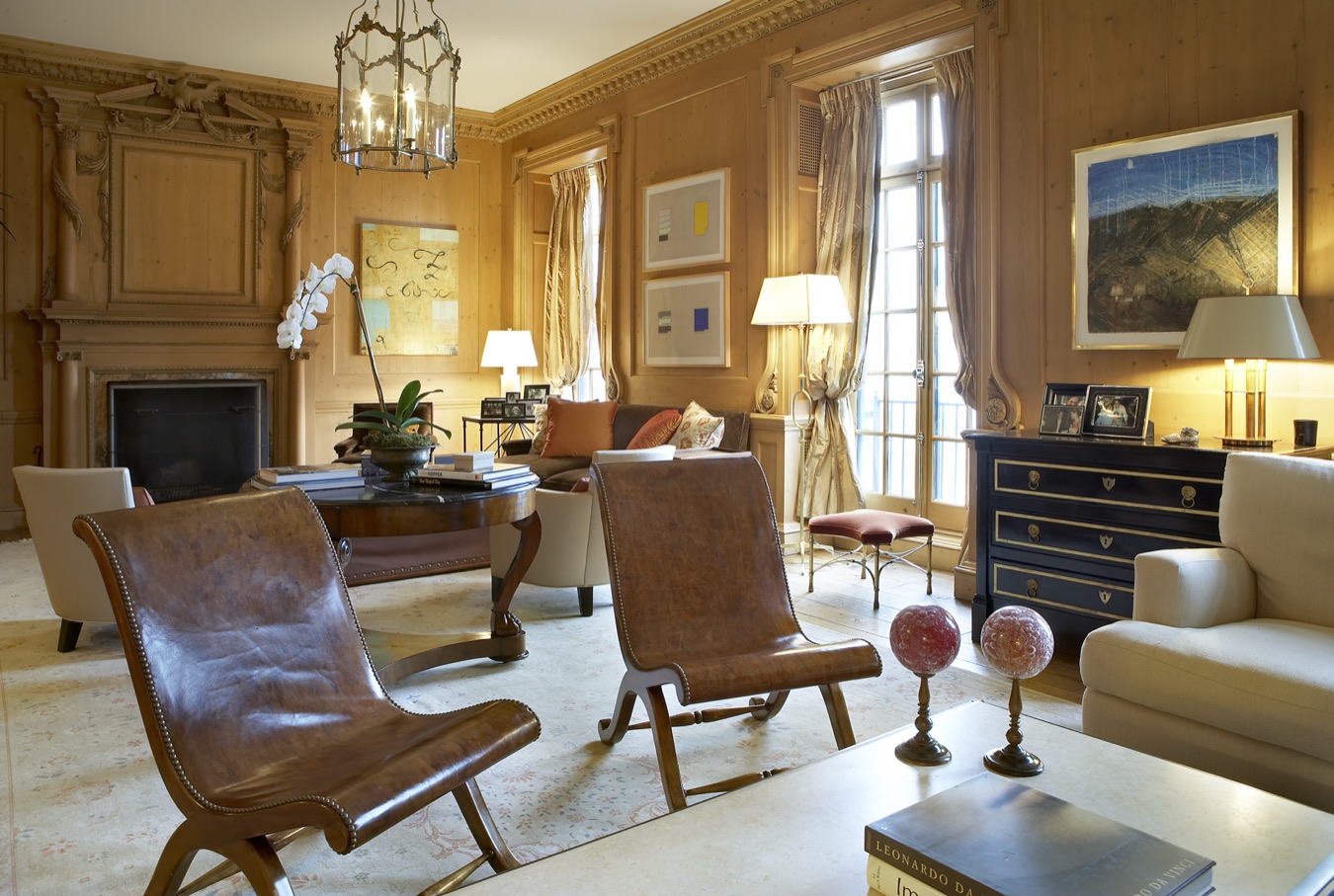 Vintage Duplex Apartment, Lincoln Park, Chicago. Interior by Scott Himmel & Co.