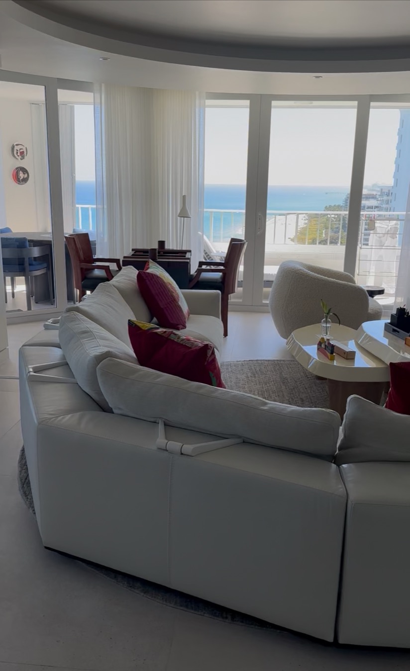 Renovated 1970s Boca Raton Condominium, Boca Raton, Florida, interior by Scott Himmel & Co., image 5