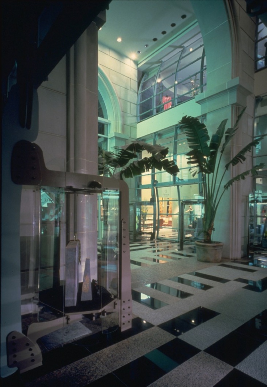 Stanley Korshak Department Store, The Crescent, Dallas, Texas, interior by Scott Himmel & Co., image 1